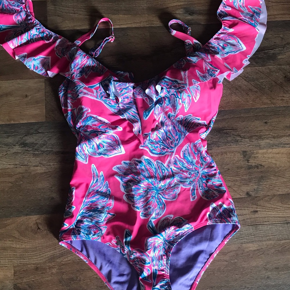 Marilyn Monroe Pinkly Palms swimsuit